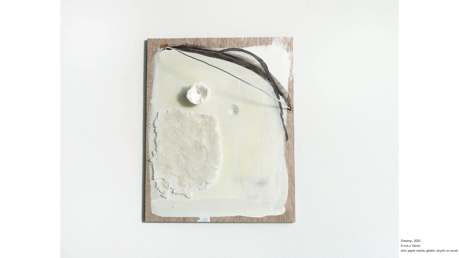 사진 8.) Drawing, 2022, wire, papermache, gelatin, acrylic on wood, 8 x 10 inch.(이미지: 작가 제공)