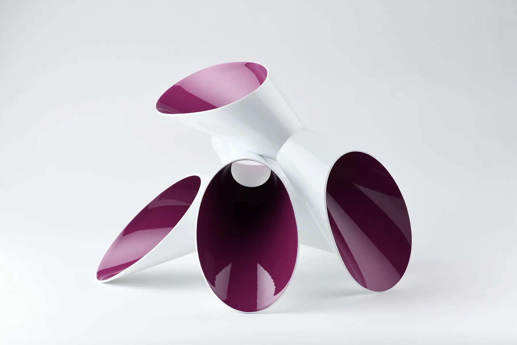 Maxiature 20-7_505x470x290(h)mm_urethane paint on resin_2020