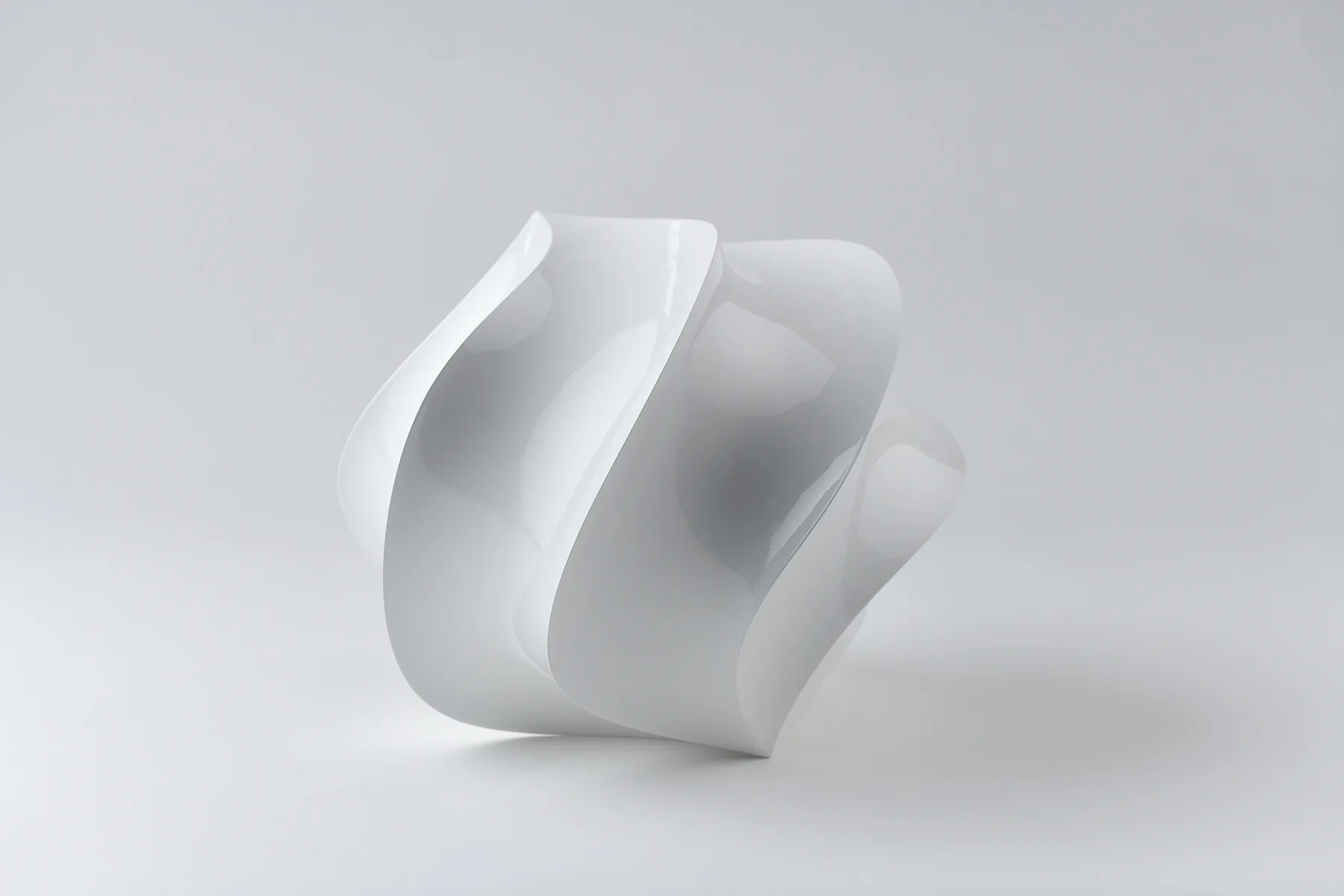 Maxiature 20-5_310x310x270(h)mm_urethane paint on resin_2020(2)