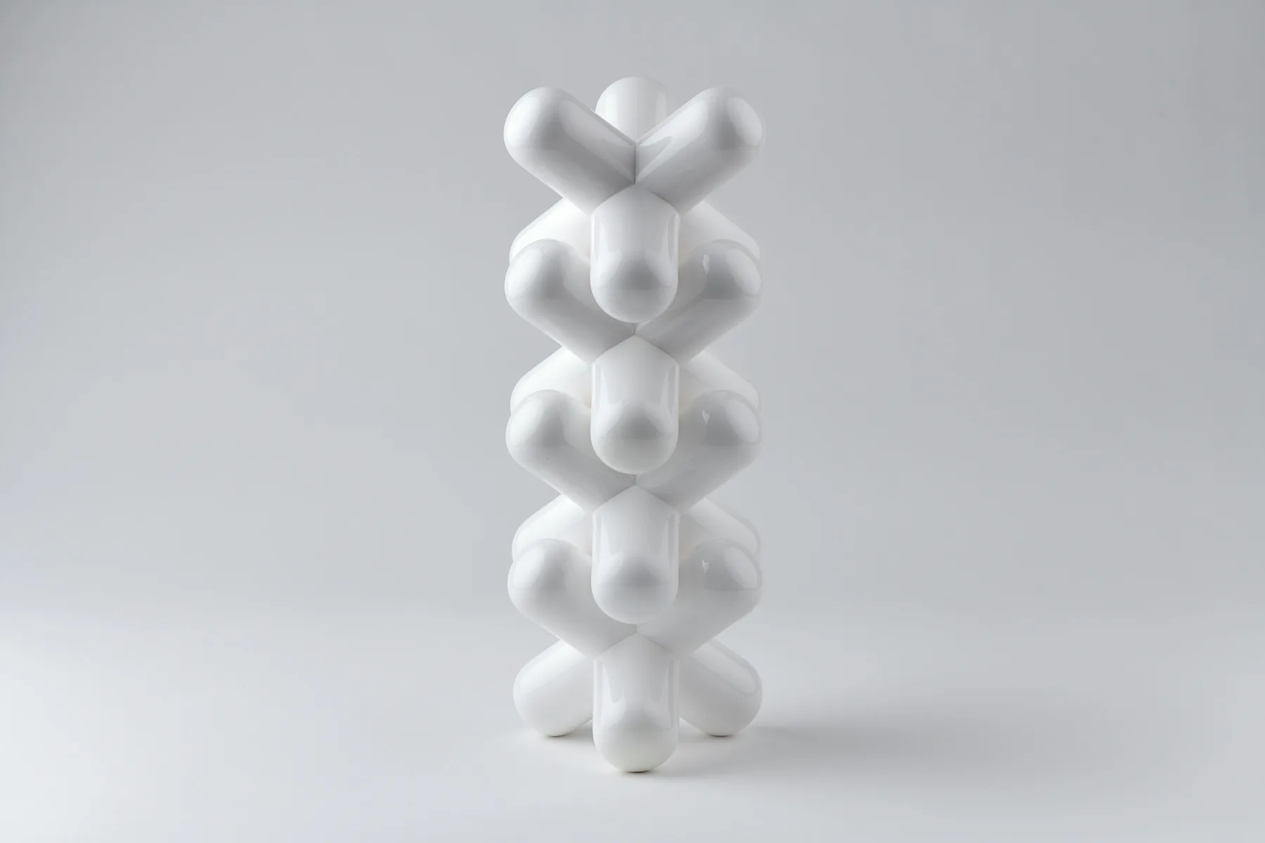 Maxiature 20-6_155x170x410(h)mm_urethane paint on resin_2020