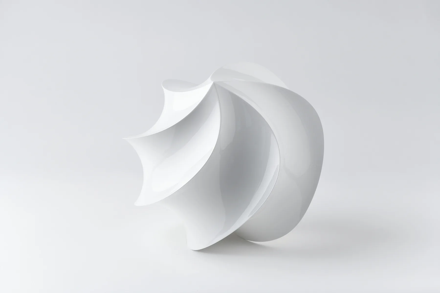 Maxiature 20-5_310x310x270(h)mm_urethane paint on resin_2020