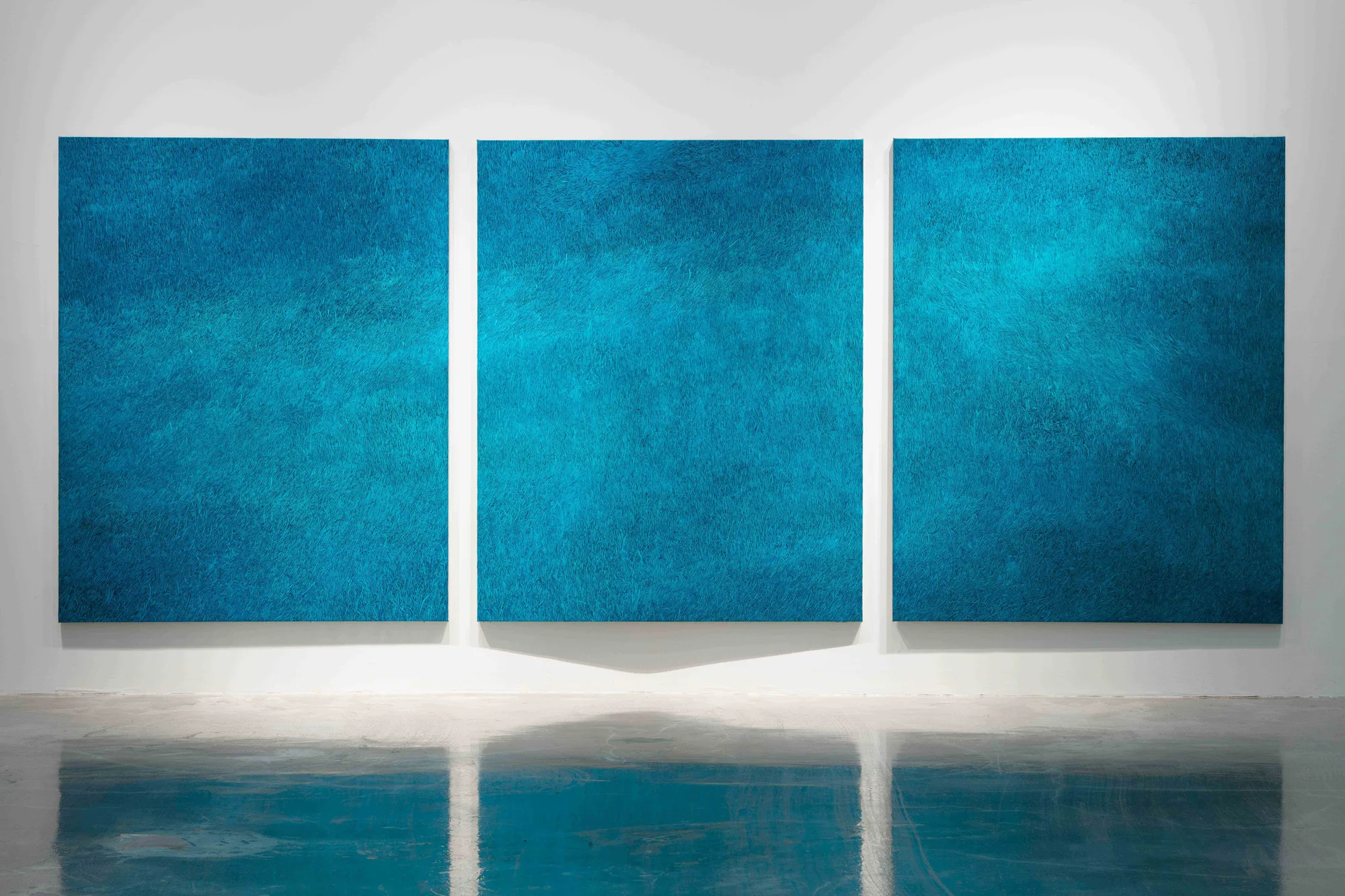 박수형, grassfields#1,#2, #3, oil on canvas, 182 × 227 cm(3p), 2017