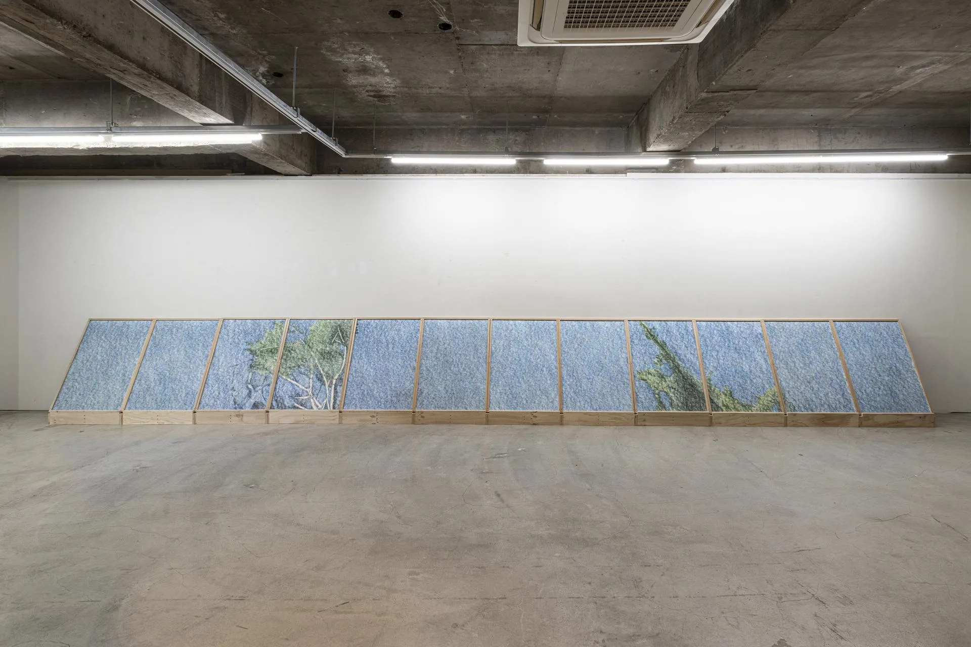 박소현_Vertical Sky, 2022, 종이에 과슈, 100 × 70 cm(ea)