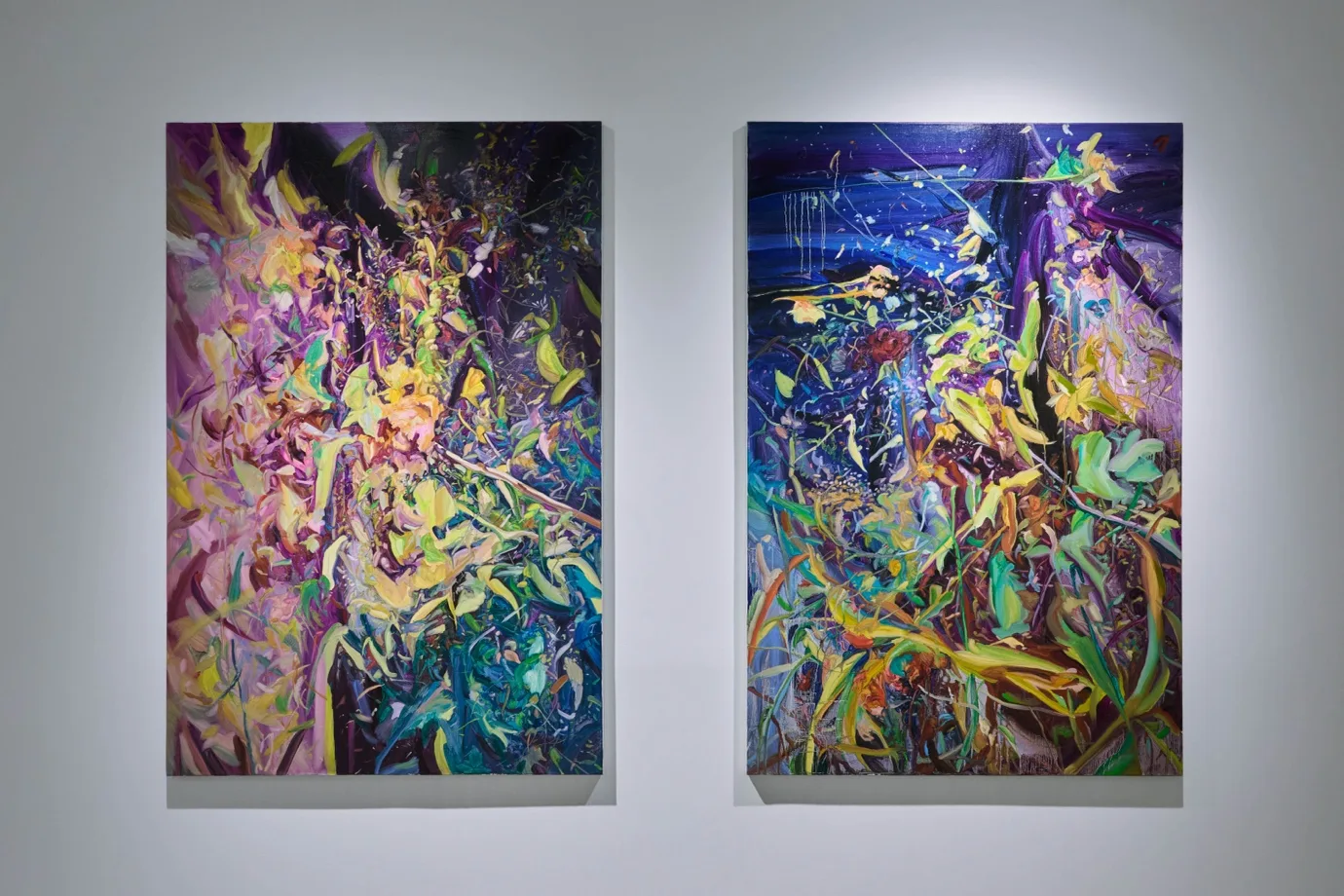 먼지가 추는 춤 1, 2, oil on canvas, 145.5 × 97.0 cm (each), 2020