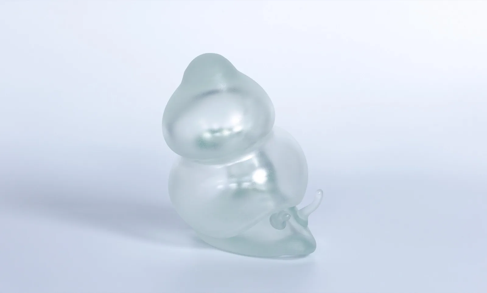 〈Snail〉, 2022, 유리, 13 × 21 × 22 cm